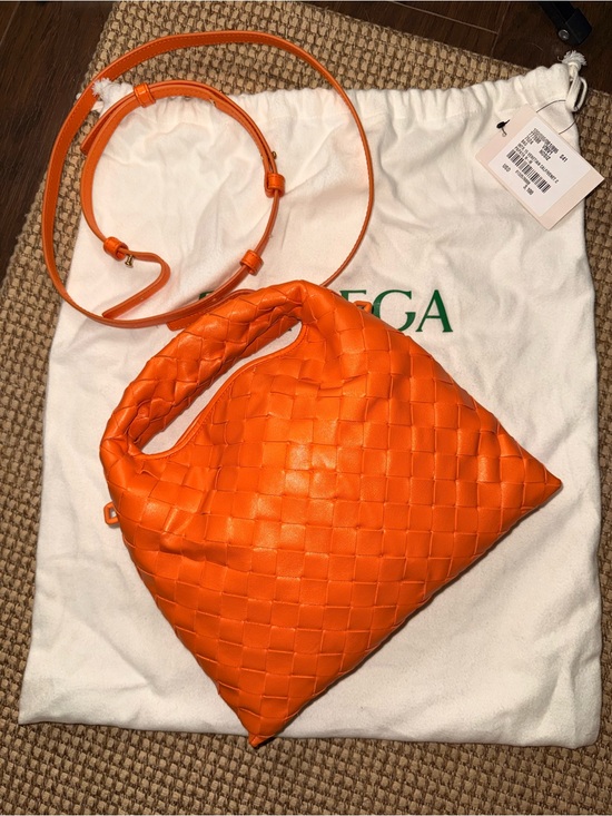 Bottega Veneta Handbags - Bottega Veneta Intrecciato hop mini crossbody bag